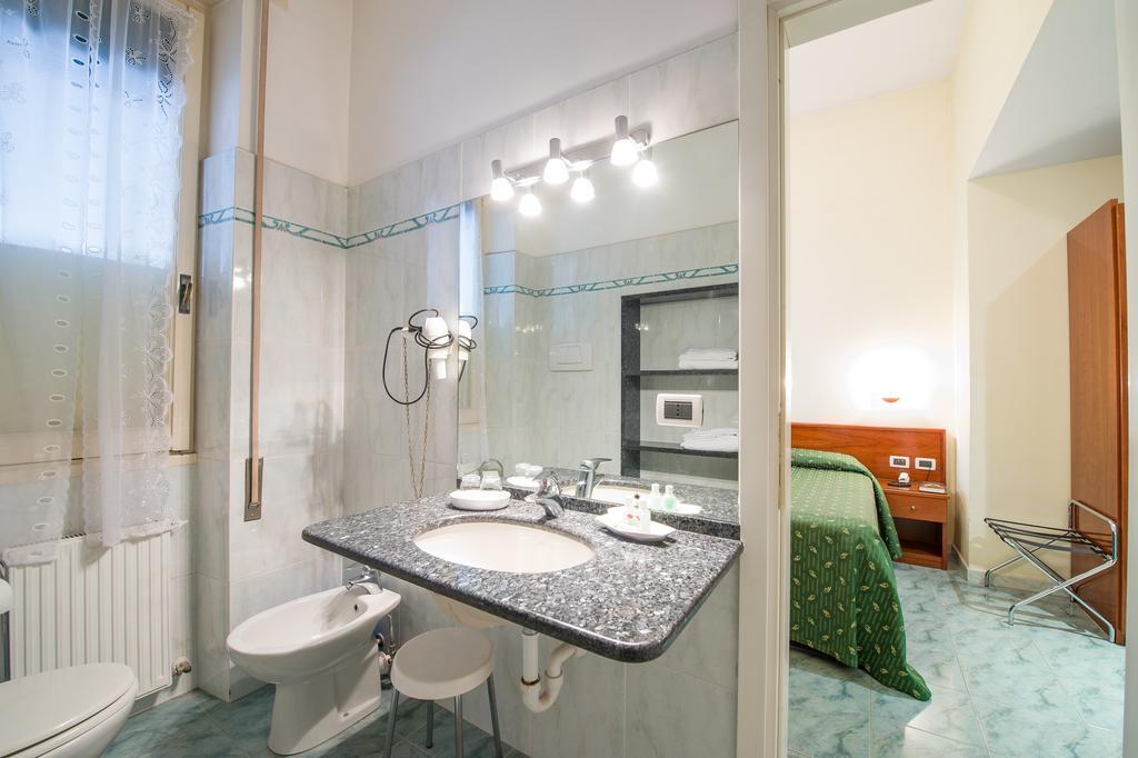 Hotel Giulio Cesare Rapallo Bagian luar foto