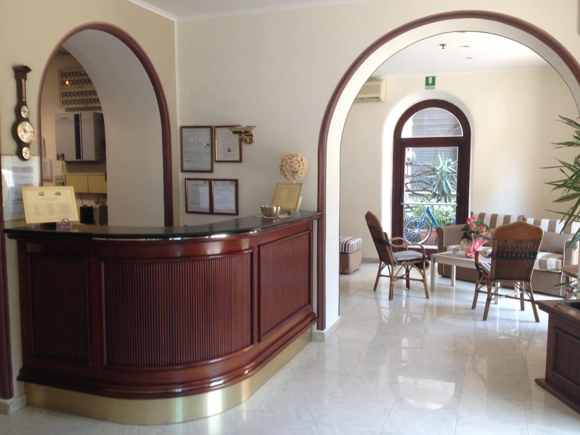 Hotel Giulio Cesare Rapallo Bagian luar foto