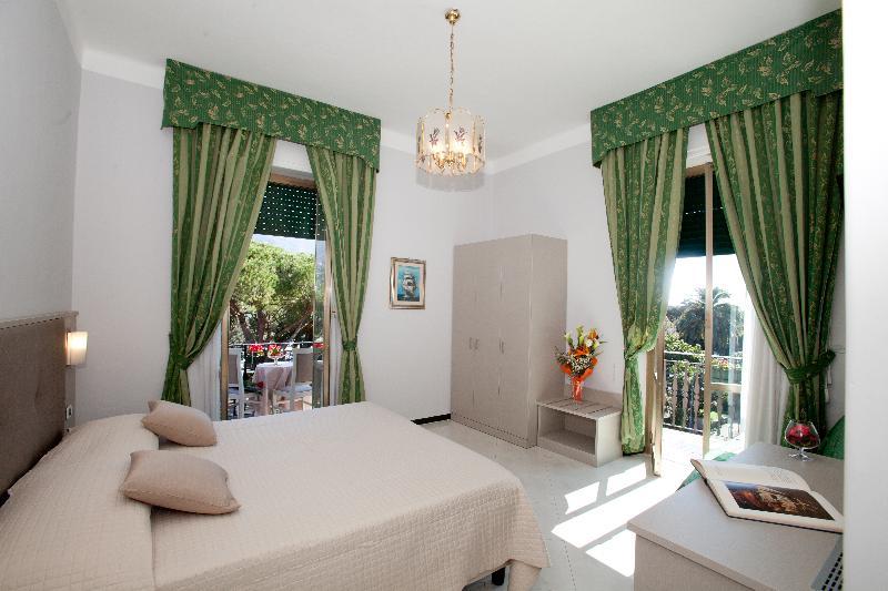 Hotel Giulio Cesare Rapallo Bagian luar foto